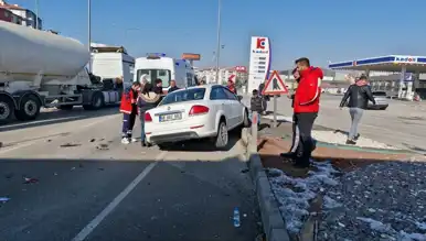 İki Araç Çarpıştı: İki Yaralı