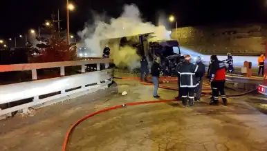 Bolu Dağı'nda TIR Yangını: Otoyol Kapatıldı!