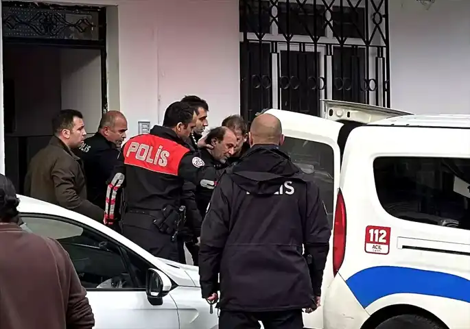 Miras Kavgası: İki Kişi Yaralandı
